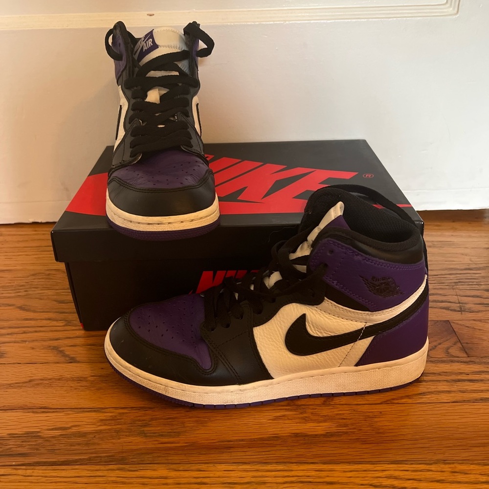 Nike Jordan 1 court purples size 7